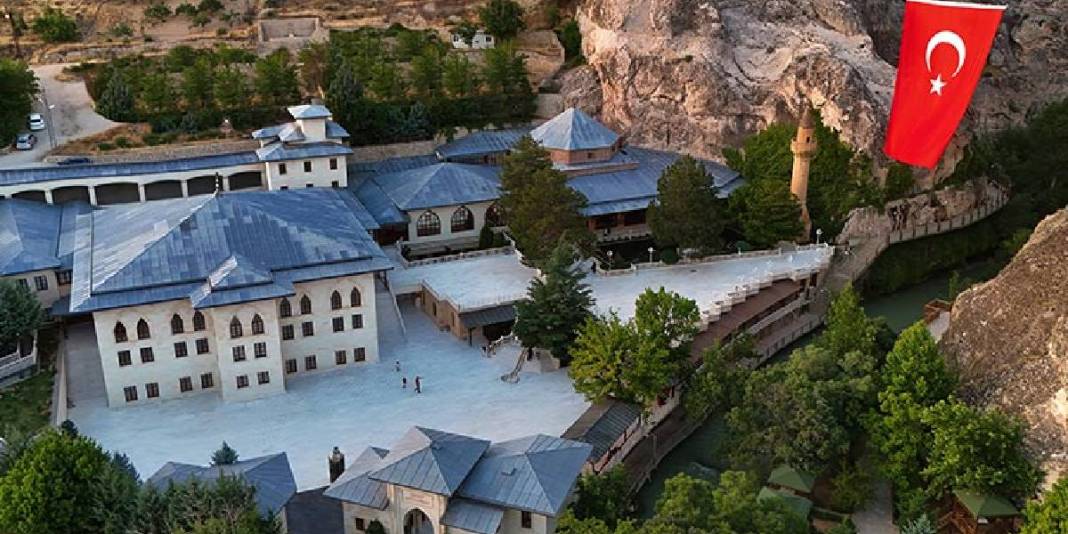 Doğu Anadolu’nun ziyaretçi akınına uğrayan adresi! Tarih, maneviyat, doğallık: Buraya giden hayran kalmadan dönmüyor 3